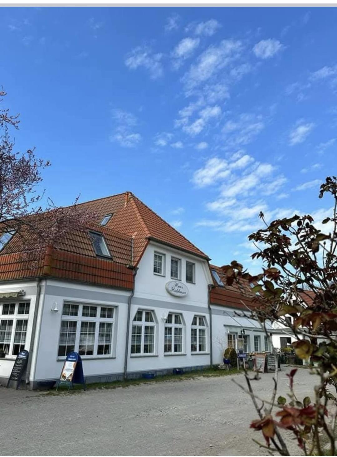 Pension & Restaurant Haus Hiddensee Kloster Exterior foto